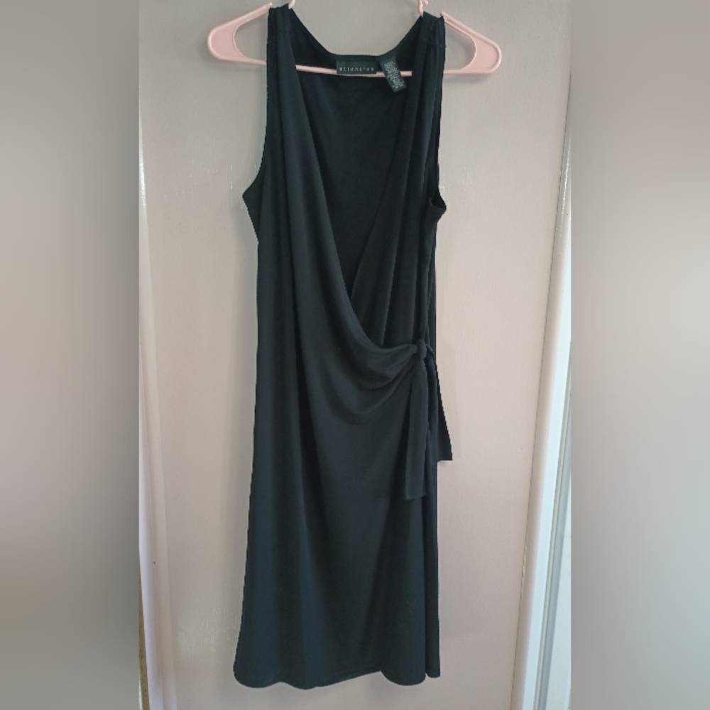 Women's black dress! Extra large. Ties on the side.